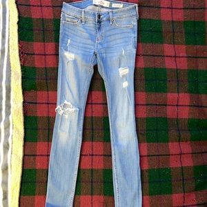 Size 0 short low rise super skinny jeans from Hollister Co